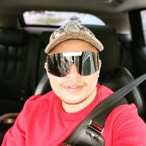 Meet your Posher, Andres